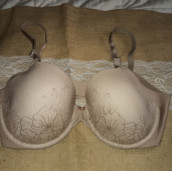 Women's beige bra made by warners 38c underwire - Picture 1 of 6